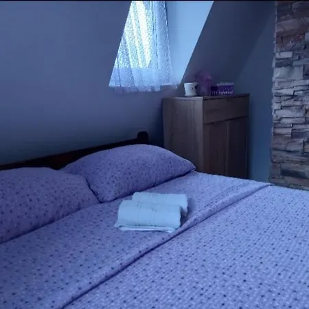 Suza-vikendice I Jezdic * Jezdici