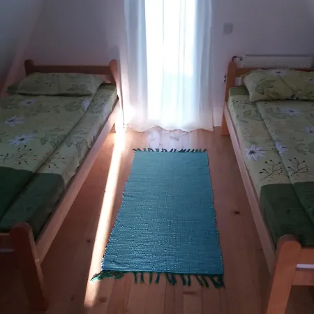 Suza-vikendice I Jezdic Jezdici